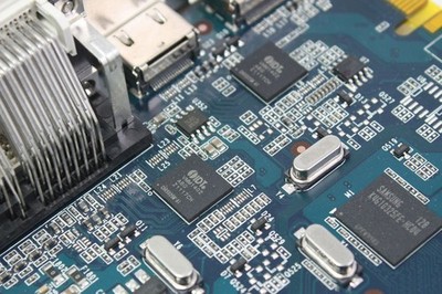 映眾發(fā)布冰龍紀念版 鈦合金供電多屏顯示，助力專業(yè)多媒體制作